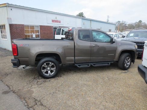 Used 2016 Chevrolet Colorado Z71 AWD/4WD image 2