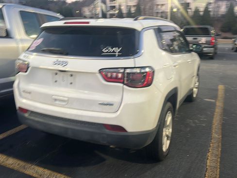 Used 2022 Jeep Compass Latitude image 8