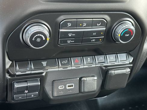 Used 2021 Chevrolet Silverado 2500 Custom w/ Custom Value Package AWD/4WD image 18
