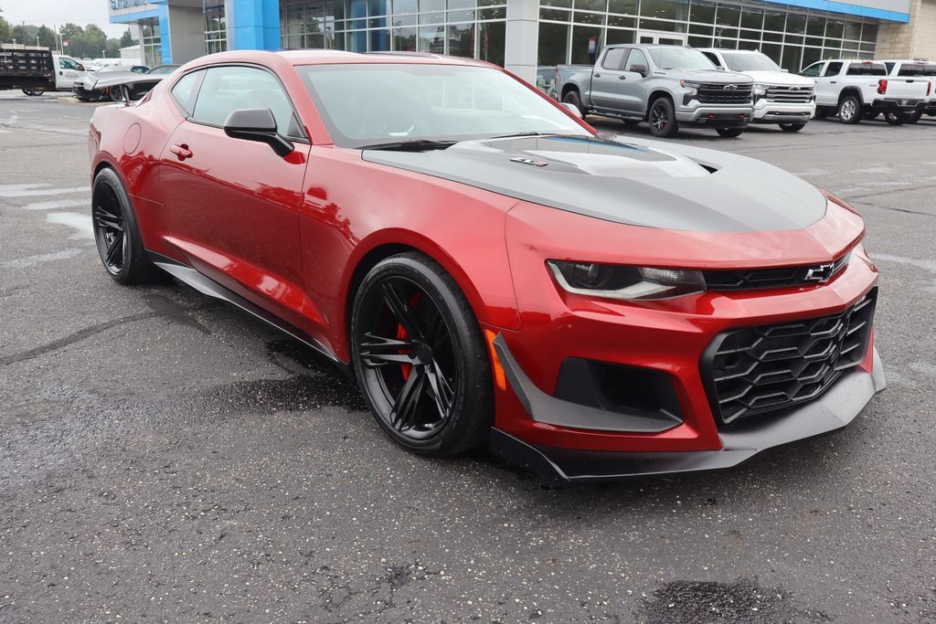 Used 2022 Chevrolet Camaro ZL1 RWD image 2