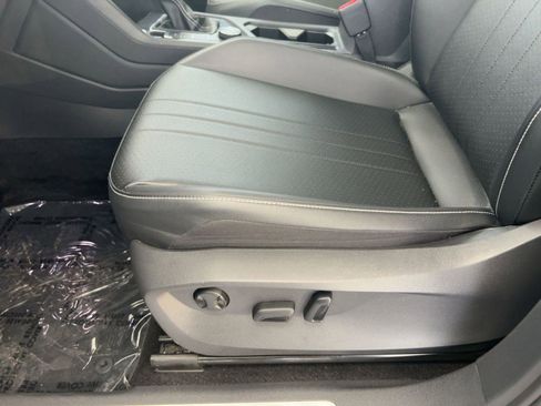 Used 2023 Volkswagen Tiguan SE R-Line image 14