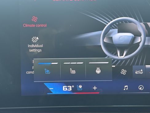 Used 2025 BMW X7 M60i AWD/4WD image 31