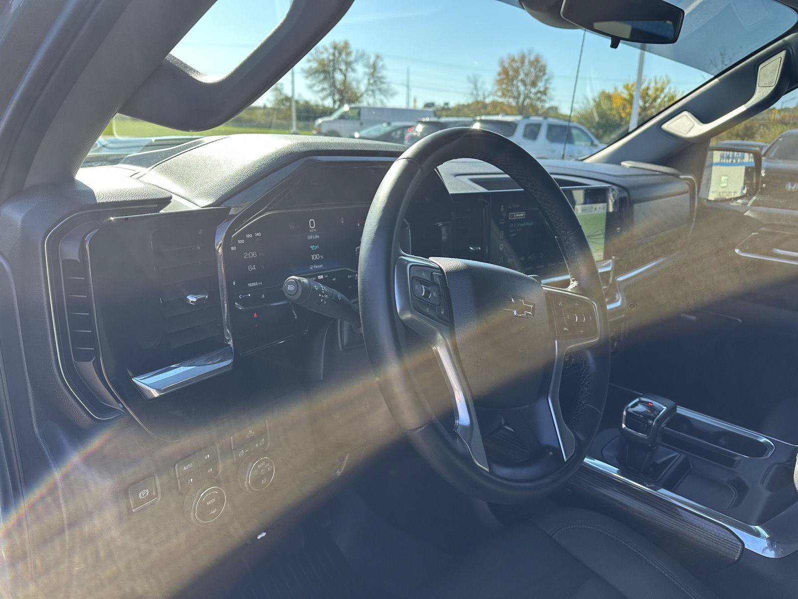 Used 2025 Chevrolet Silverado 1500 LT Trail Boss w/ Convenience Package II AWD/4WD image 17