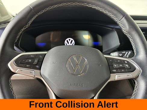 Used 2023 Volkswagen Taos SE FWD image 15