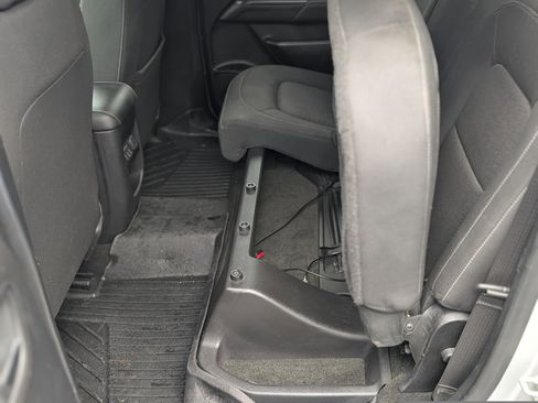 Used 2018 GMC Canyon SLE w/ SLE Convenience Package image 32