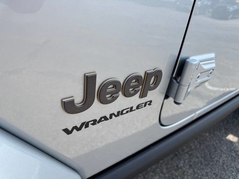 Used 2023 Jeep Wrangler Unlimited Rubicon 392 w/ Xtreme Recon 35" Tire Package image 12