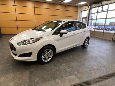 Certified 2019 Ford Fiesta SE image 3