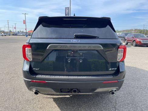 Used 2023 Ford Explorer XLT w/ XLT Sport Appearance Package AWD/4WD image 5