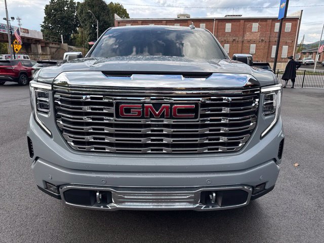 Used 2025 GMC Sierra 1500 Denali AWD/4WD image 5