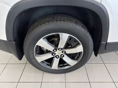 Certified 2023 Chevrolet Traverse LT w/ LT Premium Package AWD/4WD image 42