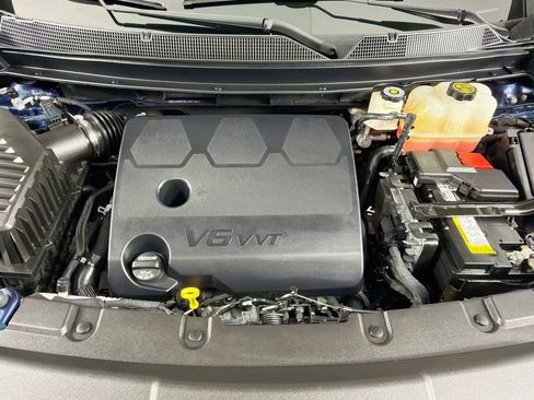 Used 2022 Chevrolet Traverse LT w/ LT Premium Package AWD/4WD image 32