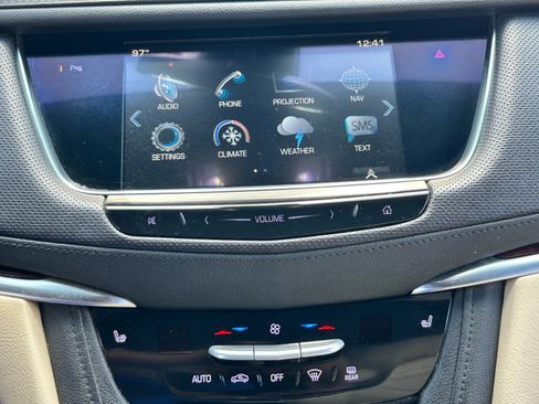 Used 2017 Cadillac XT5 Luxury w/ Driver Awareness Package FWD image 18