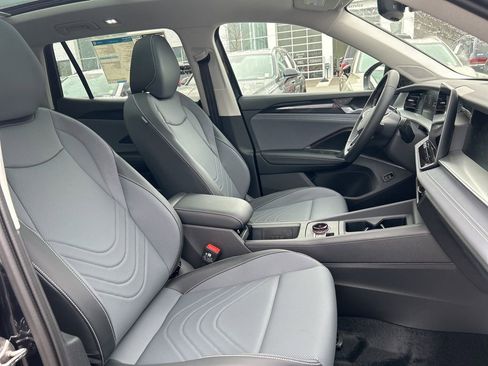 New 2026 Volkswagen Tiguan SE AWD/4WD image 30