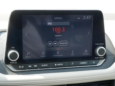 Used 2025 Nissan Rogue SV AWD/4WD image 22