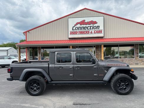 Used 2023 Jeep Gladiator Mojave w/ Cold Weather Group AWD/4WD image 3