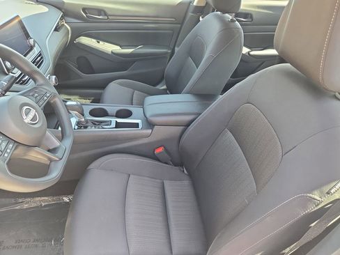 Certified 2025 Nissan Altima 2.5 S FWD image 14