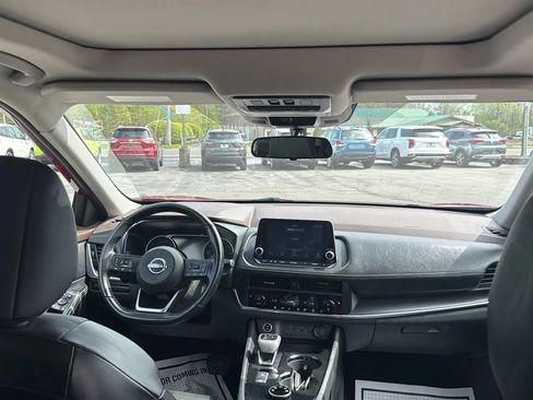 Used 2023 Nissan Rogue SV w/ SV Premium B Package AWD/4WD image 14