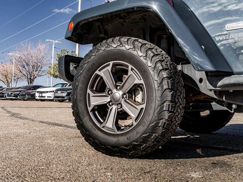 Used 2017 Jeep Wrangler Unlimited Rubicon image 12