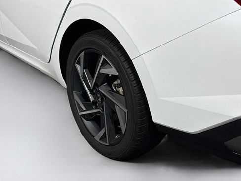 Certified 2025 Hyundai Elantra Sport FWD image 36