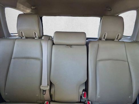 Used 2013 Toyota 4Runner Limited AWD/4WD image 12