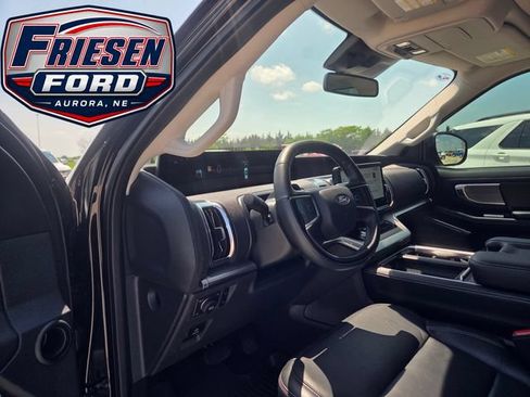 Used 2025 Ford Expedition Platinum w/ Driver's Package AWD/4WD image 14