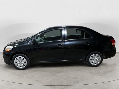 Used 2010 Toyota Yaris Sedan image 3