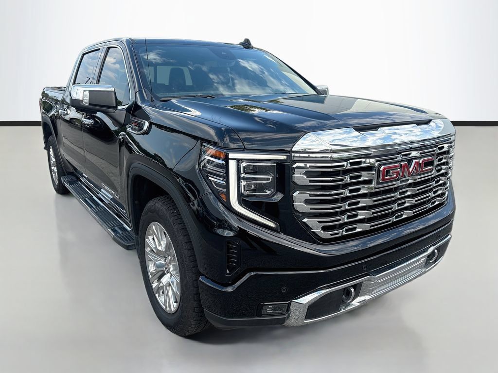 Used 2023 GMC Sierra 1500 Denali w/ Technology Package AWD/4WD image 3