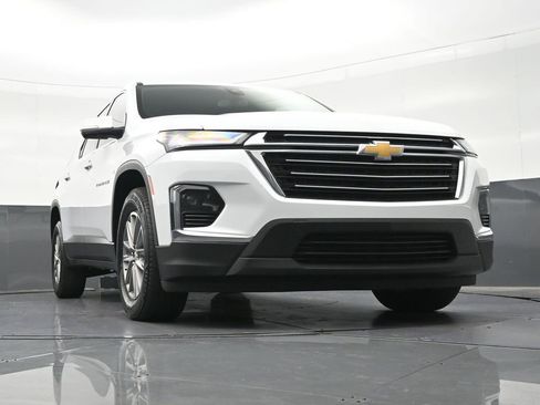 Used 2024 Chevrolet Traverse LT FWD image 32