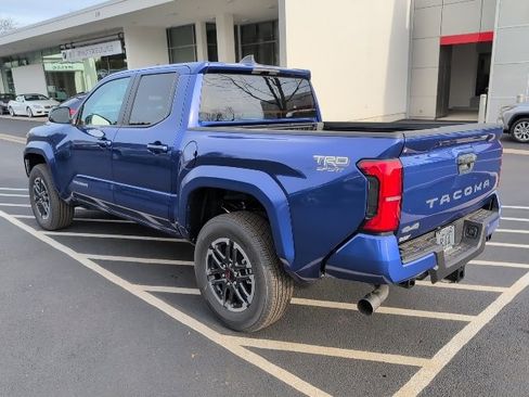 New 2025 Toyota Tacoma TRD Sport image 9