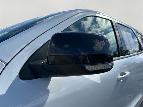 Used 2024 Dodge Durango GT image 11