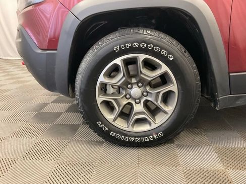 Used 2020 Jeep Cherokee Trailhawk w/ Cold Weather Group AWD/4WD image 15
