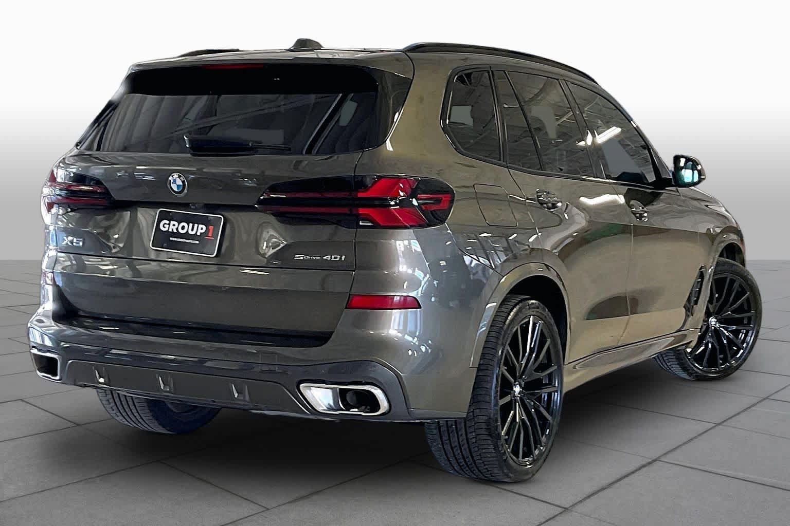 Used 2024 BMW X5 sDrive40i w/ M Sport Package RWD image 12
