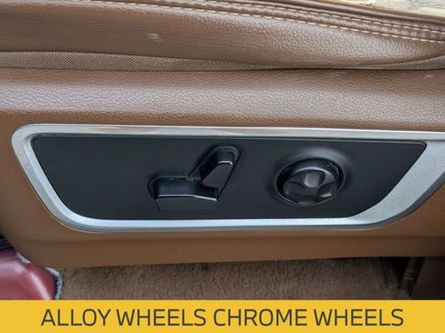 Used 2019 RAM 1500 Laramie AWD/4WD image 17