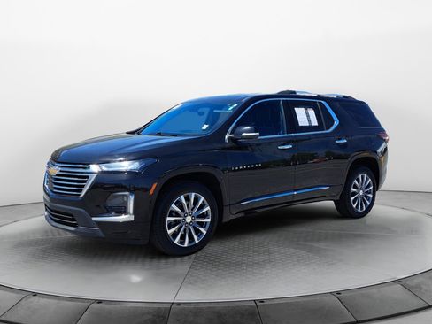 Certified 2023 Chevrolet Traverse Premier FWD image 3