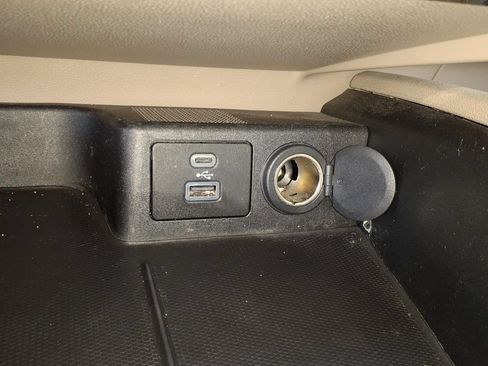 Used 2021 Ford Escape SE w/ Convenience Package FWD image 11