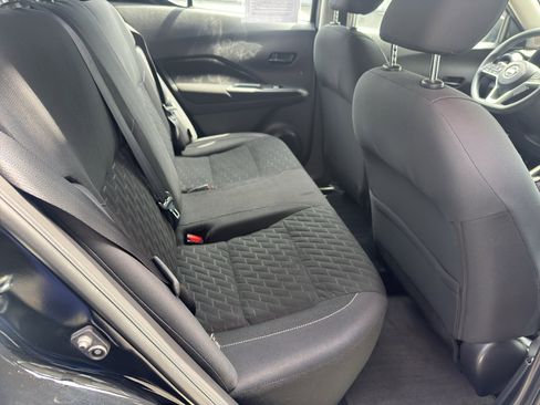 Used 2021 Nissan Kicks S FWD image 16
