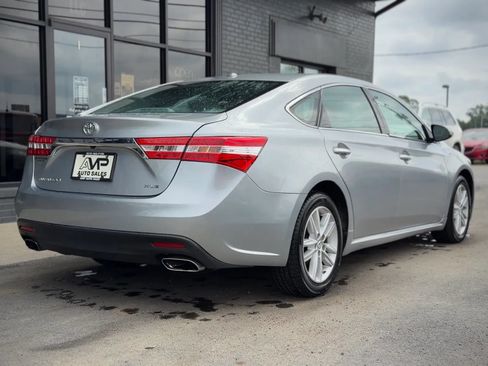 Used 2015 Toyota Avalon XLE FWD image 2
