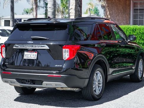 Used 2022 Ford Explorer XLT w/ Equipment Group 202A image 11