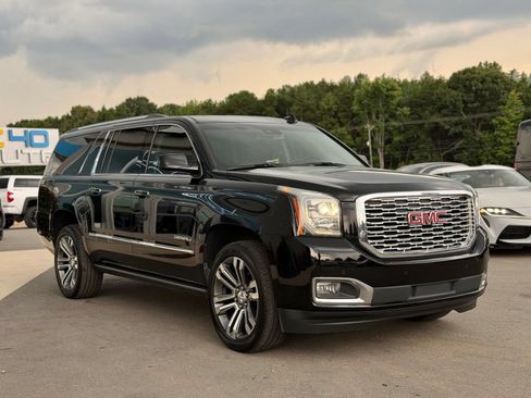 Used 2019 GMC Yukon XL Denali w/ Denali Ultimate Package RWD image 9