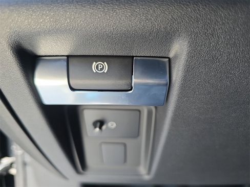 New 2025 Land Rover Defender 110 V8 image 25