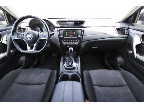 Used 2020 Nissan Rogue SV w/ Premium Package FWD image 10