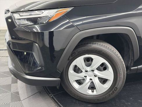Certified 2025 Toyota RAV4 LE FWD image 5
