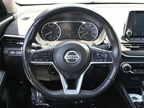 Used 2022 Nissan Altima 2.5 SR FWD image 13