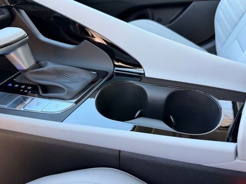 New 2026 Hyundai Elantra Limited FWD image 19