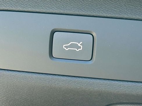 New 2026 Volvo XC90 B5 Plus image 22