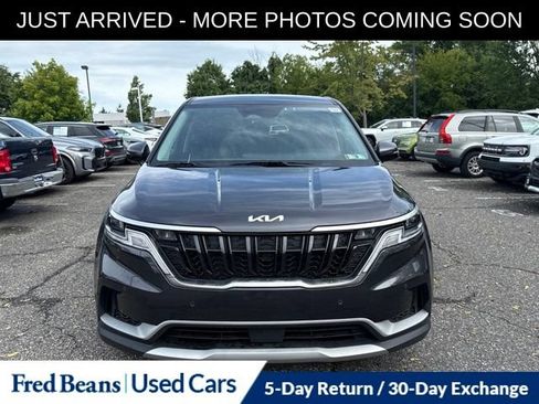 Used 2023 Kia Carnival EX FWD image 2