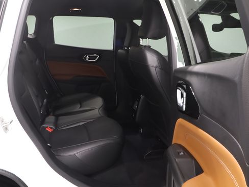 Used 2025 Jeep Compass Limited w/ Elite Group AWD/4WD image 17