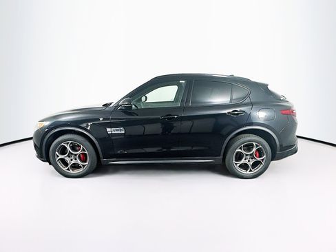 Used 2022 Alfa Romeo Stelvio Ti image 4