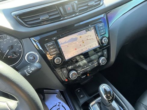 Certified 2022 Nissan Rogue Sport SL image 36