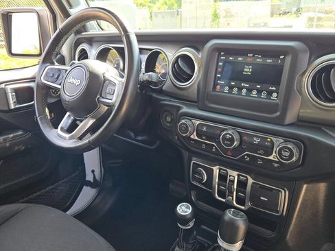 Used 2019 Jeep Wrangler Unlimited Sahara w/ Safety Group AWD/4WD image 7
